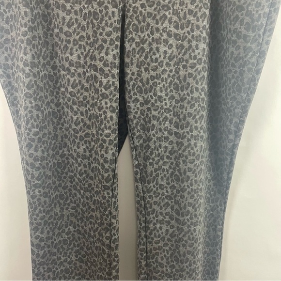 NYDJ Pull On Straight Leg Knit Pants Gray Leopard Print Soft & Stretchy Size 16 - Picture 4 of 14